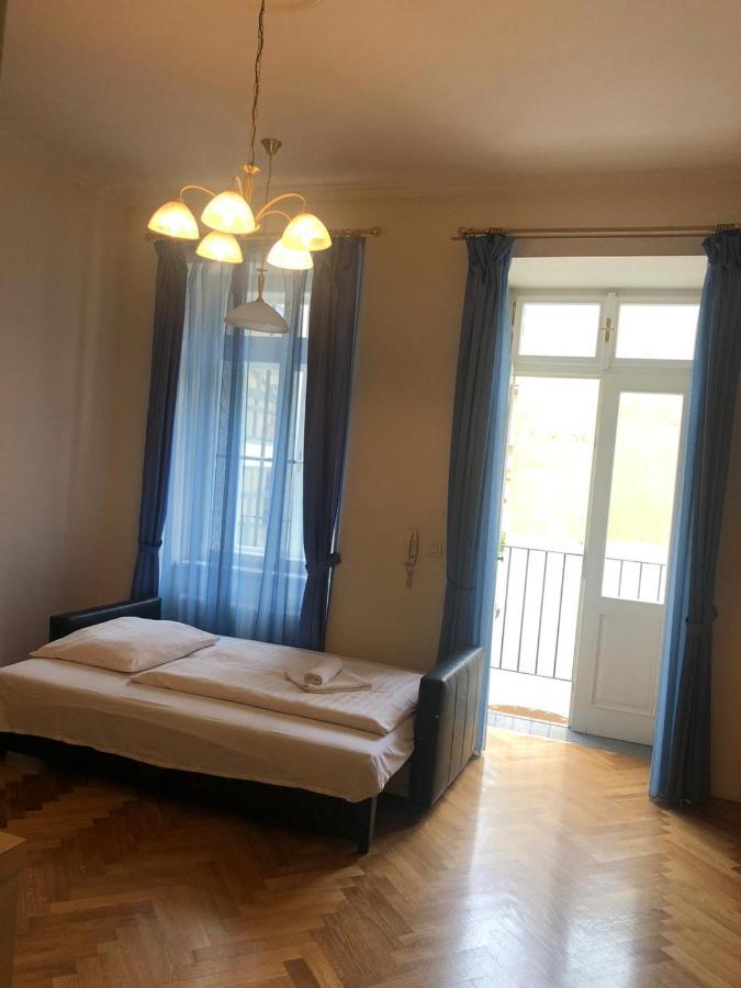 Residence La Familia Praha Bagian luar foto