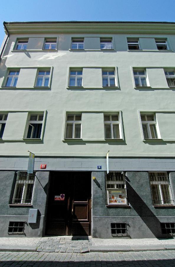 Residence La Familia Praha Bagian luar foto