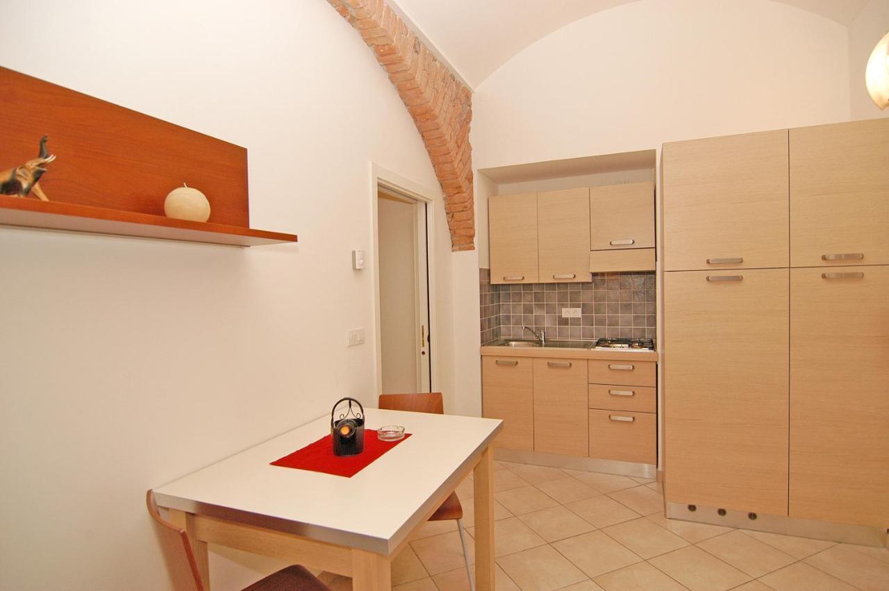 Residence La Familia Praha Bagian luar foto