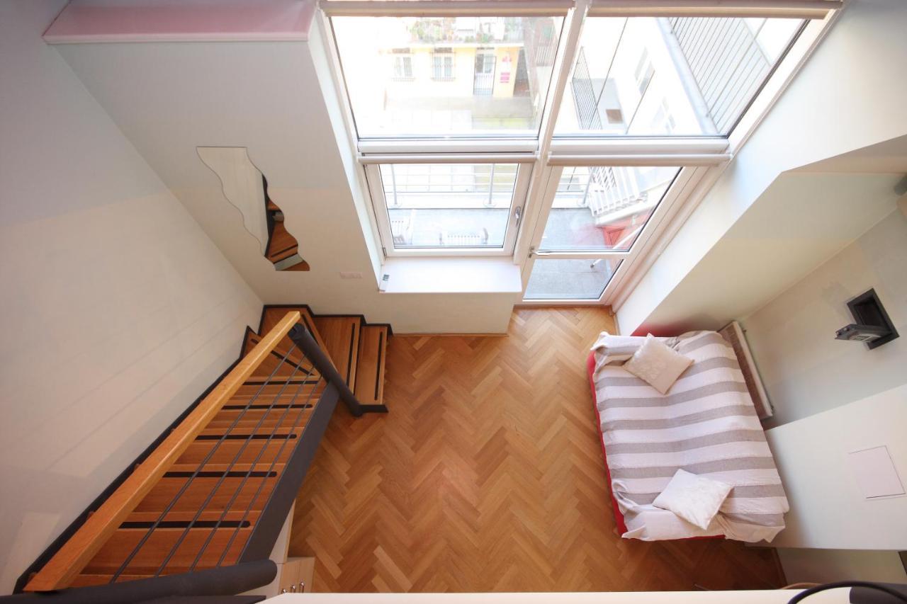 Residence La Familia Praha Bagian luar foto